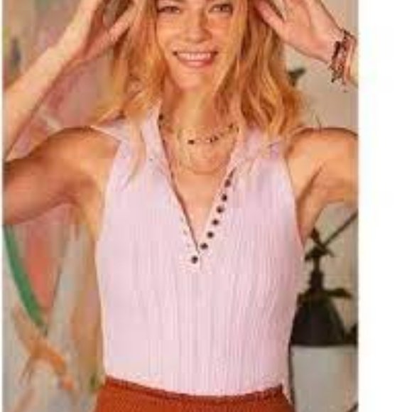 HEARTLOOM ~ Ribbed Knit Collared Tank Top - Picture 3 of 11